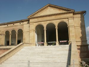 2003 - 2005<br>Restauro della Scala e del Loggiato del Partini nel cimitero della Misericordia di Siena