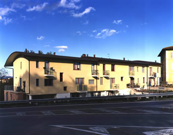 1996 - 2000 <br> Edificio per civile abitazione ed autorimesse in loc. Braccio, Monteriggioni (Siena)